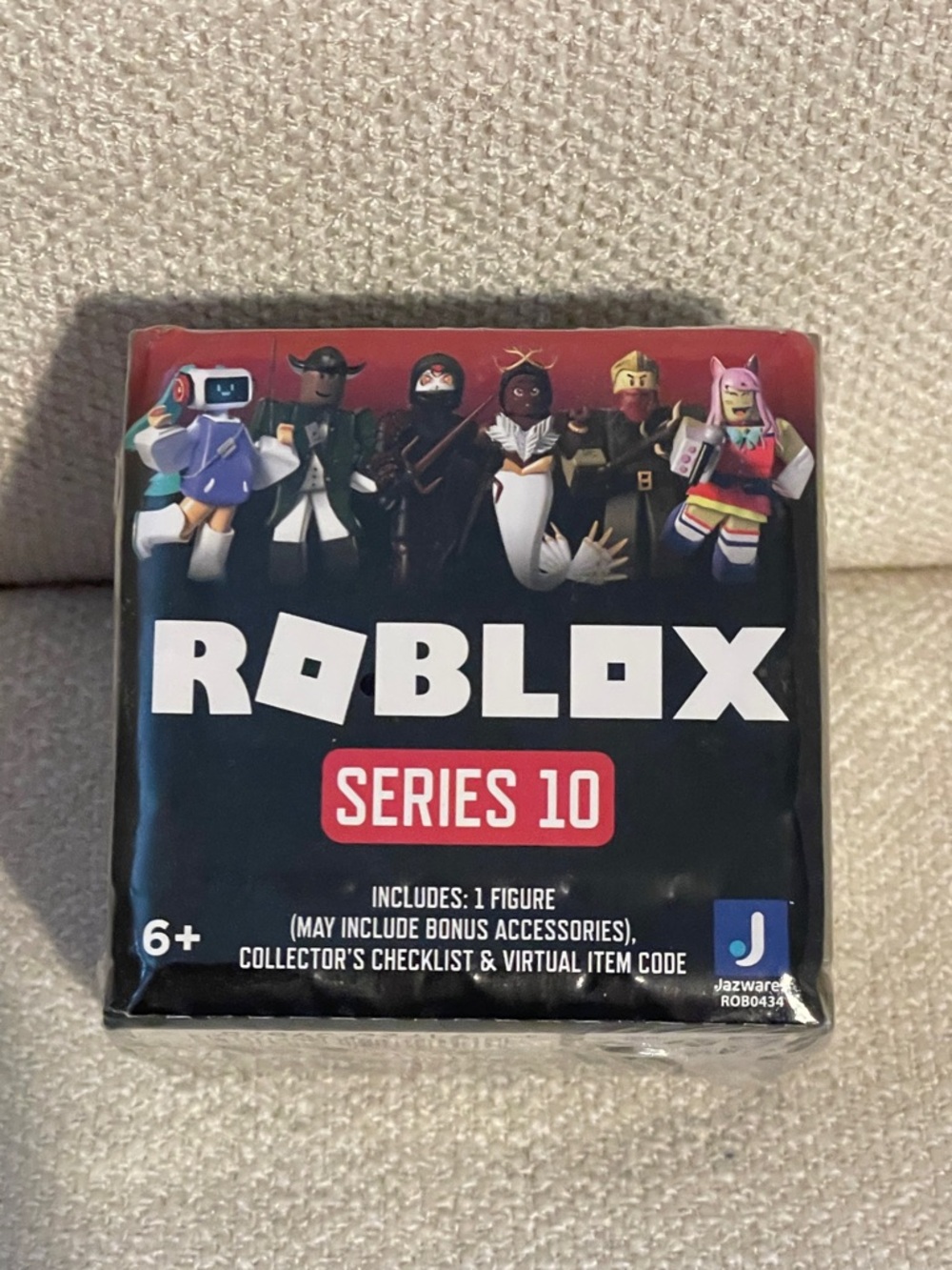 Roblox Series 10 Blind Box Action Figure - Black & Red Packaging